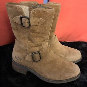 Ugg Boots Tan Size 7.5 has zipper and buckle